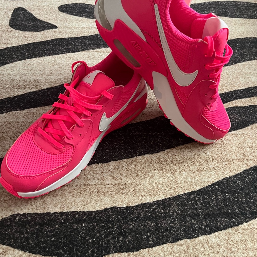 Women's Nike Airmax 8.5